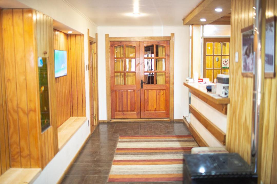 Roble Austral Hostal Coyhaique Exterior foto